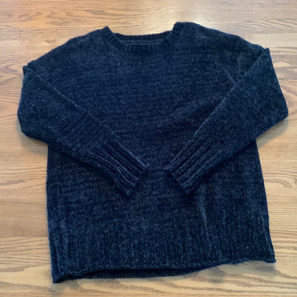 Women’s knit black sweater